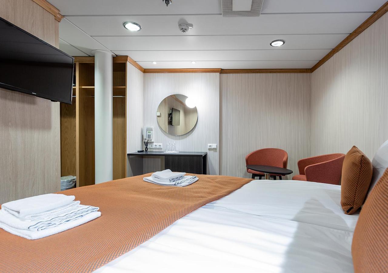 Viking Line ferry Gabriella - Cruise from Helsinki to Stockholm Hotell Rum bild